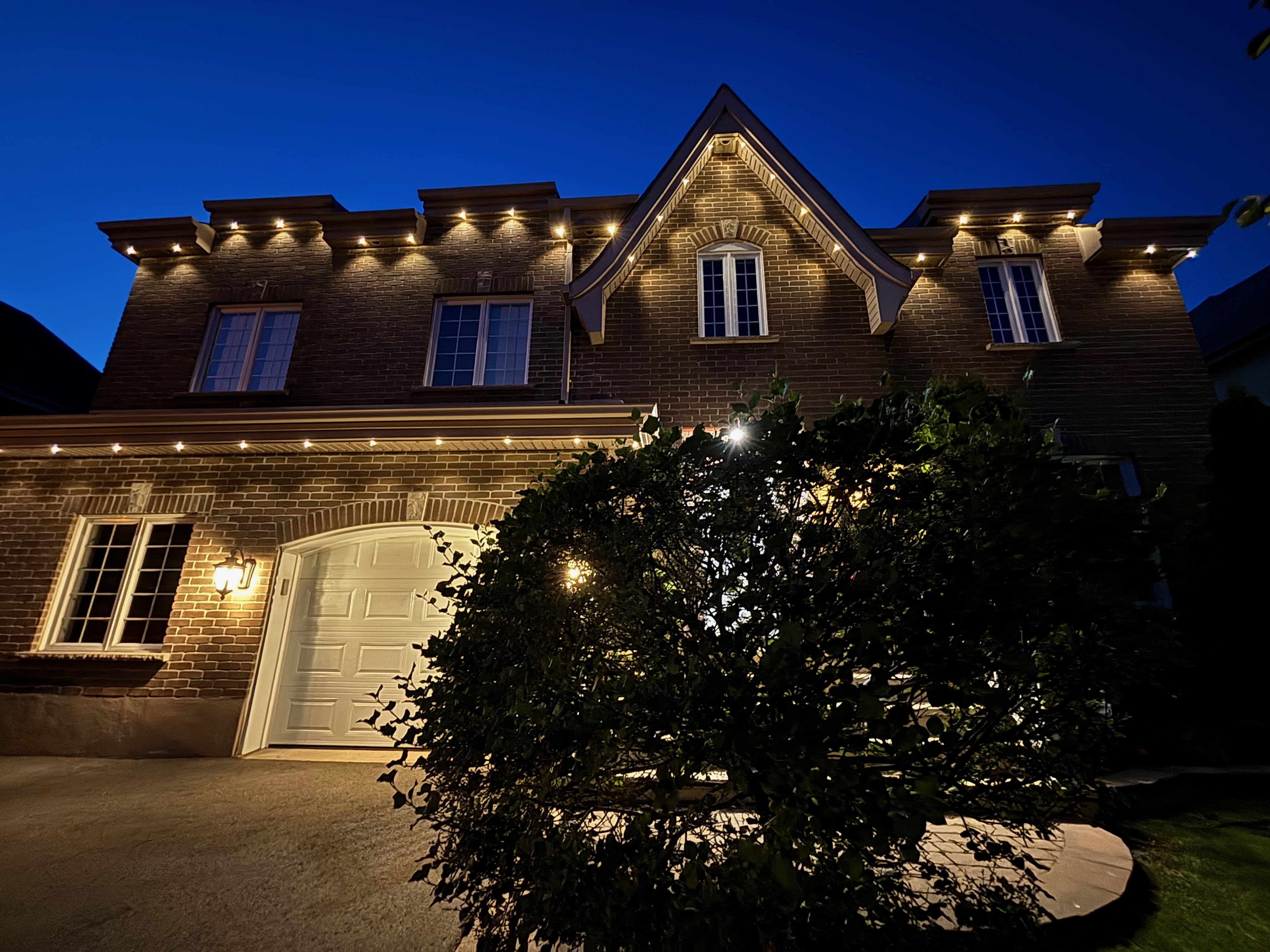Beautiful Permanent Outdoor Lighting Installation with Gemstone Lights in Mascouche, Qc.